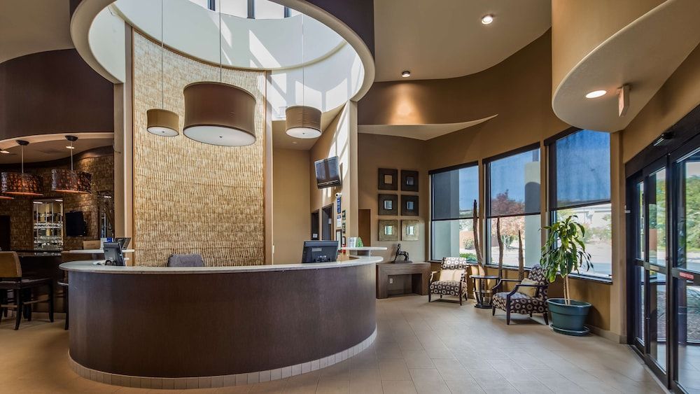 Best Western Plus Lackland Hotel & Suites 2