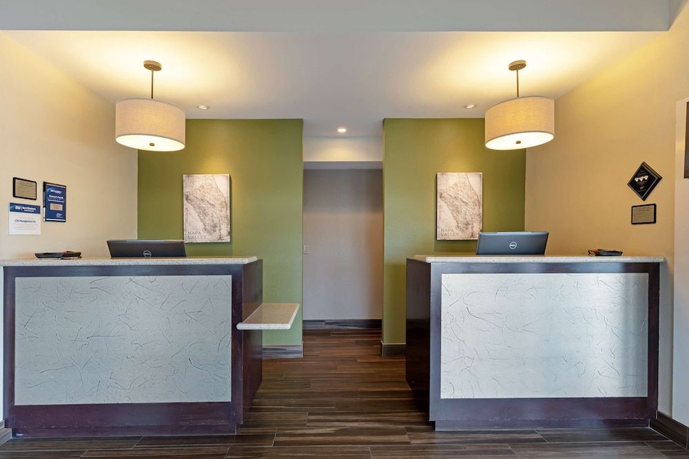 Best Western Plus Inn at the Vines 3