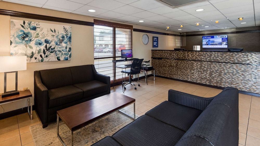 SureStay Hotel by Best Western East Brunswick 3