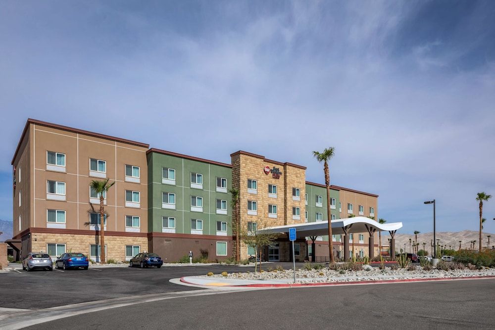 Best Western Plus Coachella Valley Inn & Suites 3 estrellas en Cathedral City