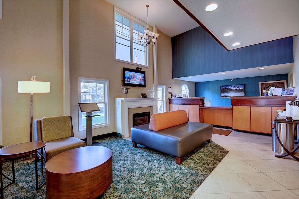 Best Western Plus The Inn at Hampton 2