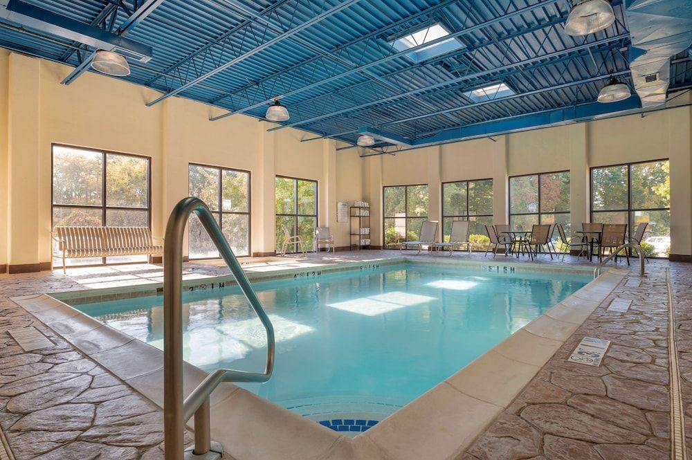 Best Western Louisville East Inn & Suites 1