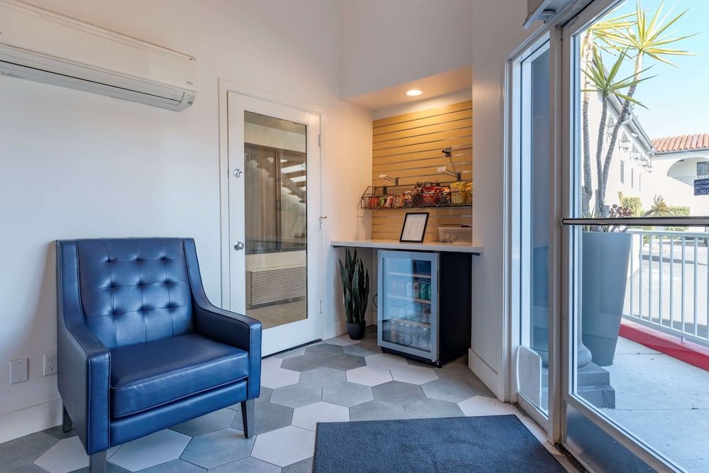 Best Western Plus Executive Suites 3