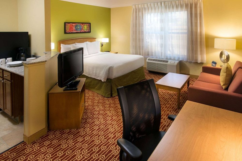 Sonesta Simply Suites Phoenix Scottsdale 3