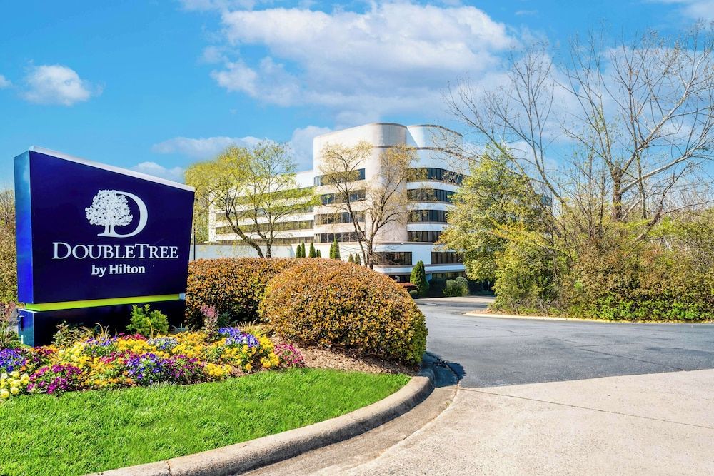 DoubleTree by Hilton South Charlotte Tyvola 1