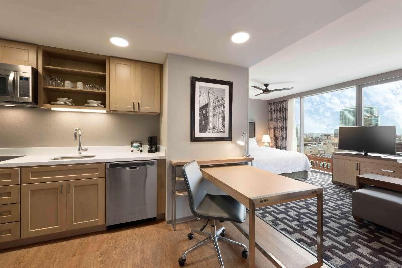 Homewood Suites Chicago Downtown West Loop 2