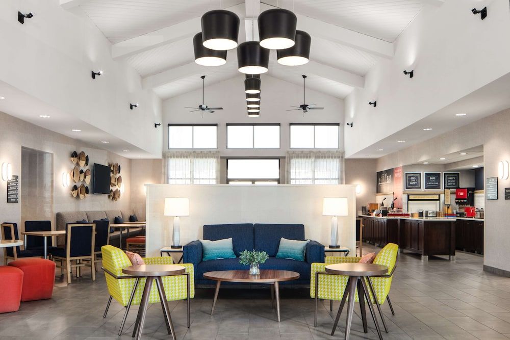 Hampton Inn & Suites El Paso-Airport 2