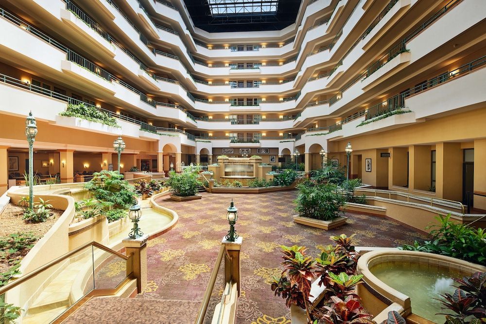 Embassy Suites by Hilton Greensboro Airport 2