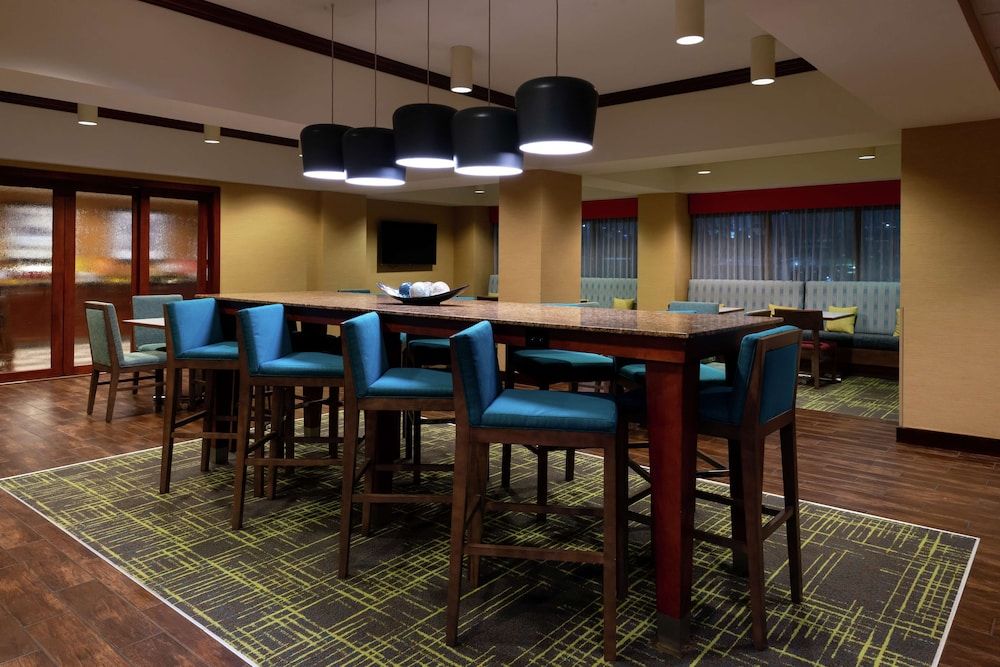 Hampton Inn Greensboro-Airport 3