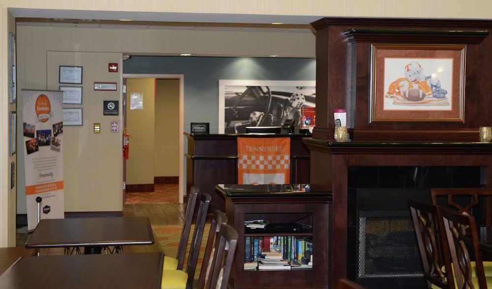 Hampton Inn & Suites-Knoxville/North I-75 2