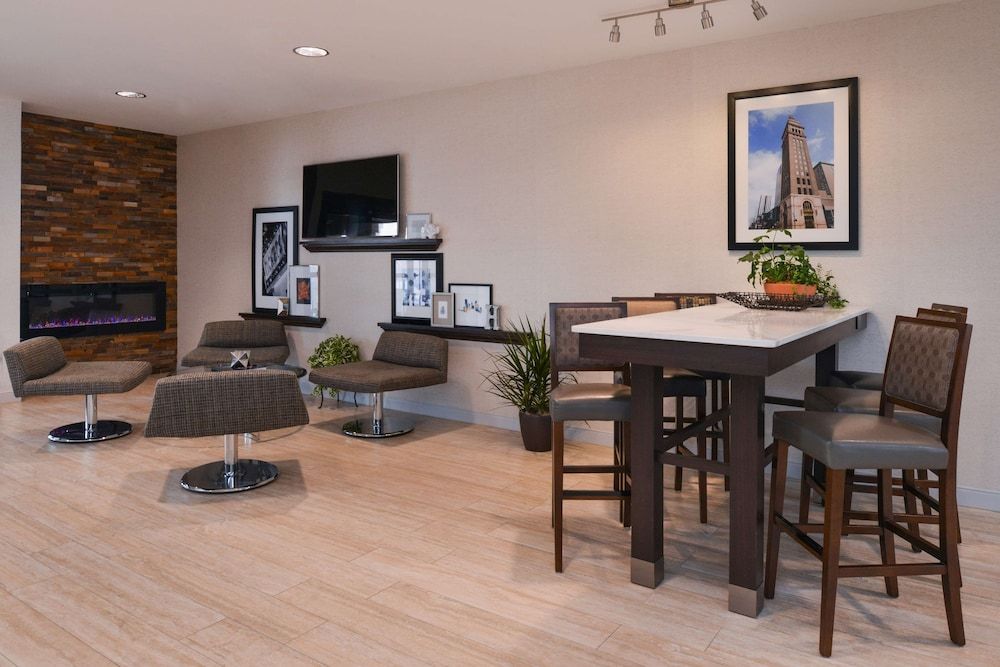 Hampton Inn & Suites Denver-Speer Boulevard 2