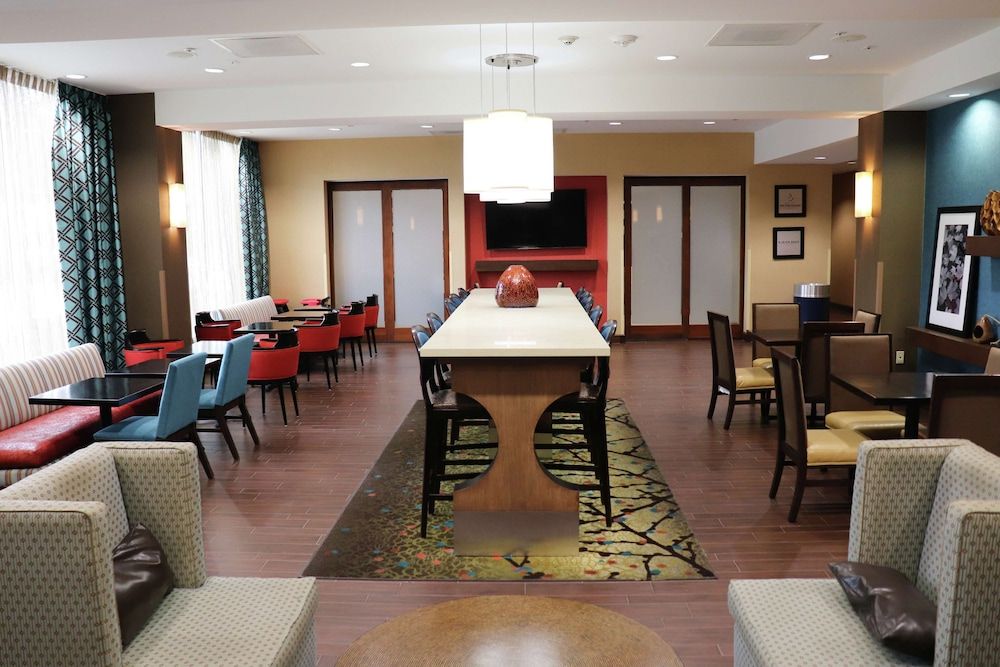 Hampton Inn Austin/Oak Hill 2