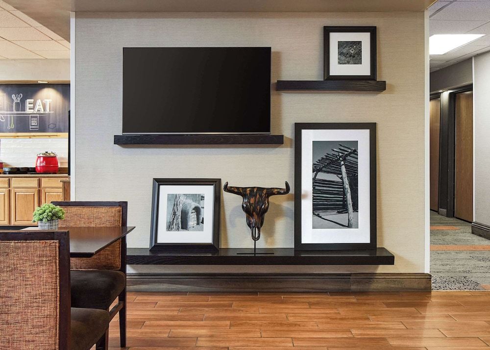 Hampton Inn Taos 3