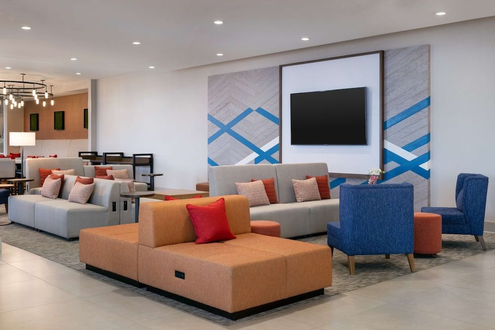 Hilton Garden Inn Visalia 2