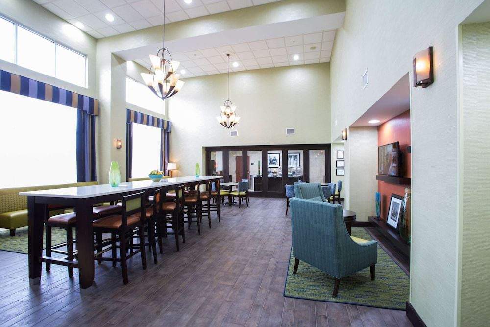 Hampton Inn & Suites Savannah - I-95 South - Gateway 2