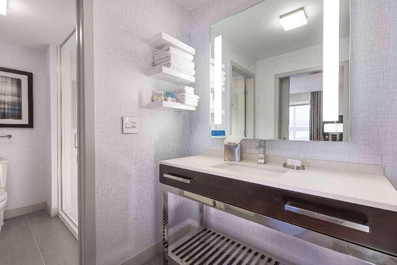 Hampton Inn & Suites Worcester 3