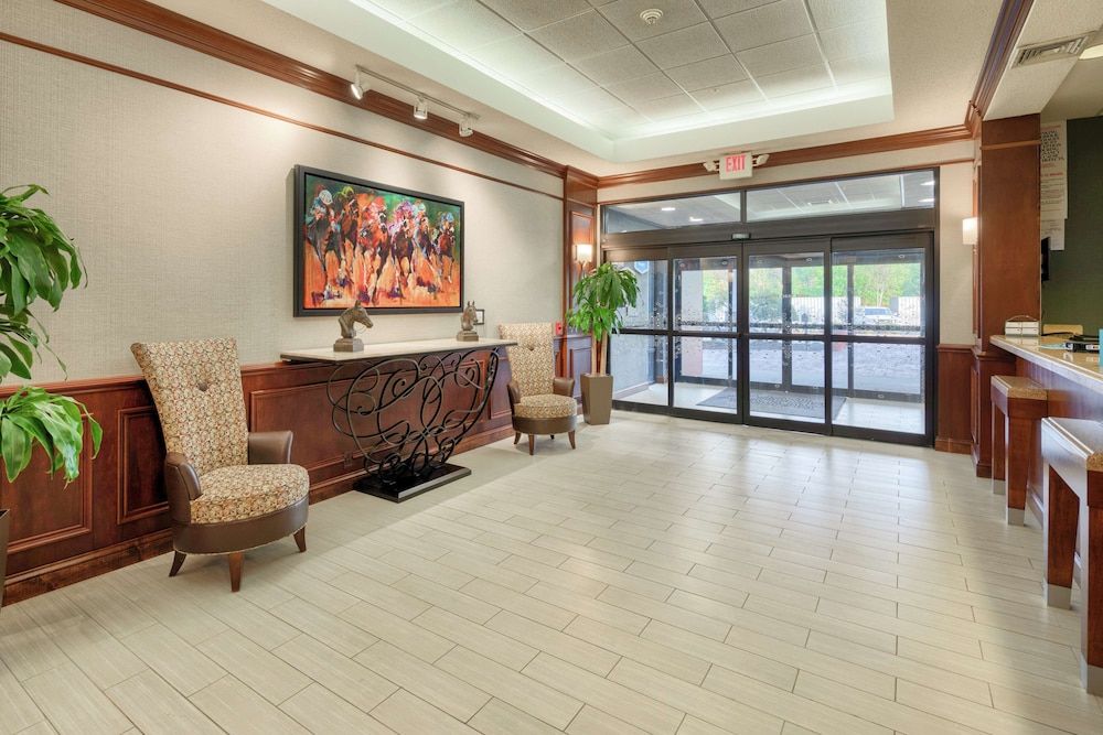 Hampton Inn Louisville - Northeast 2