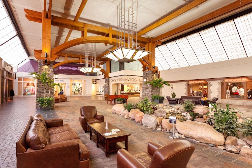 Hampton Inn Omaha/West Dodge Road (Old Mill) 2