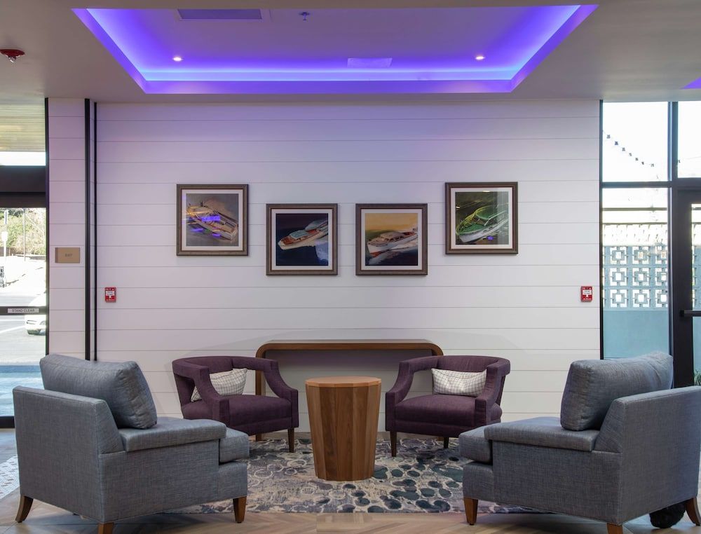 DoubleTree by Hilton Hot Springs 1