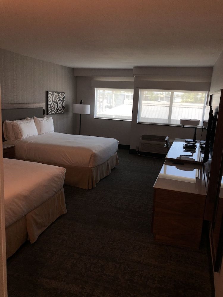 DoubleTree by Hilton Fullerton 3