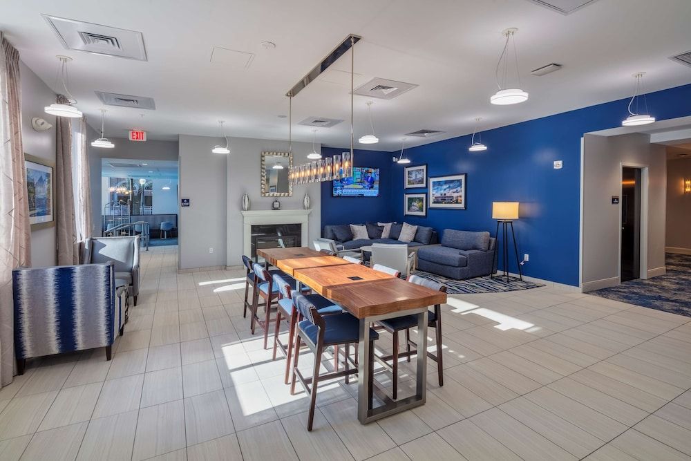 Scholar State College, Tapestry Collection by Hilton 2