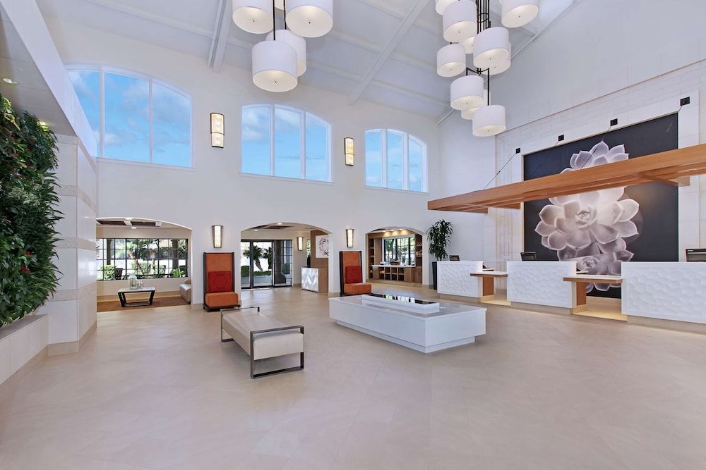 Embassy Suites by Hilton Palm Desert 3