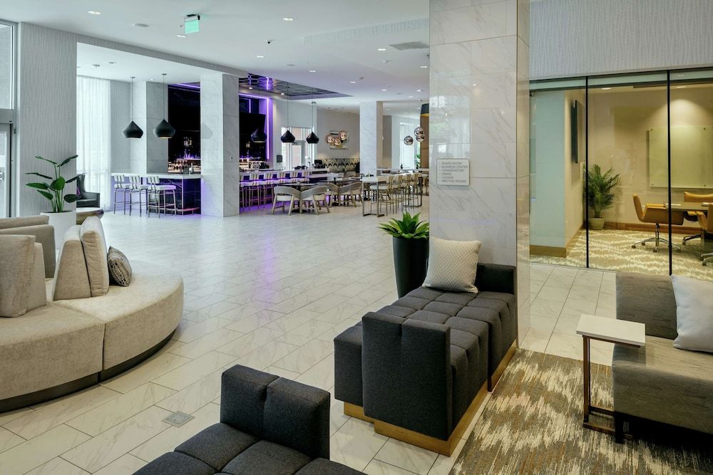 Hilton Garden Inn Seattle Bellevue Downtown, WA 2