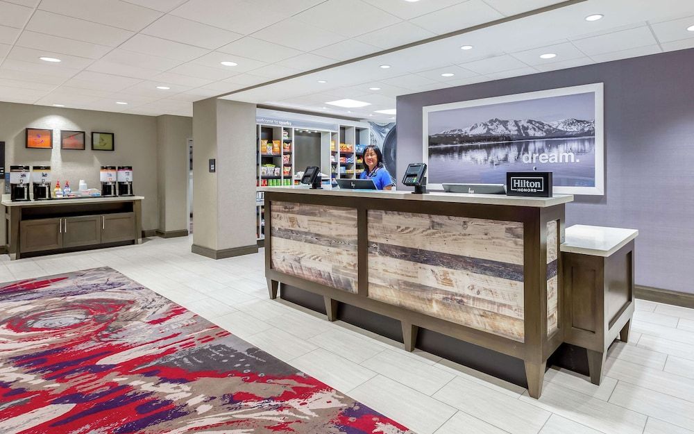 Hampton Inn & Suites Reno/Sparks 3