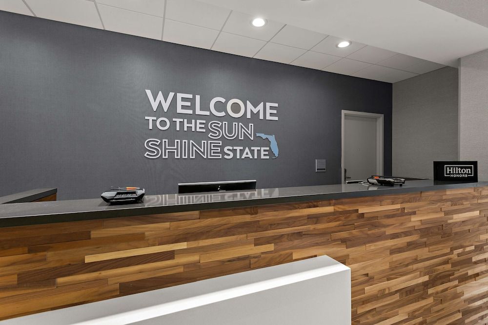 Hampton Inn & Suites Ruskin I-75 2