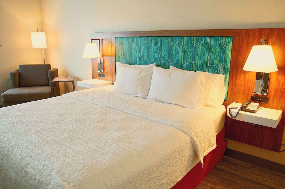 Hampton Inn & Suites Cathedral City 3