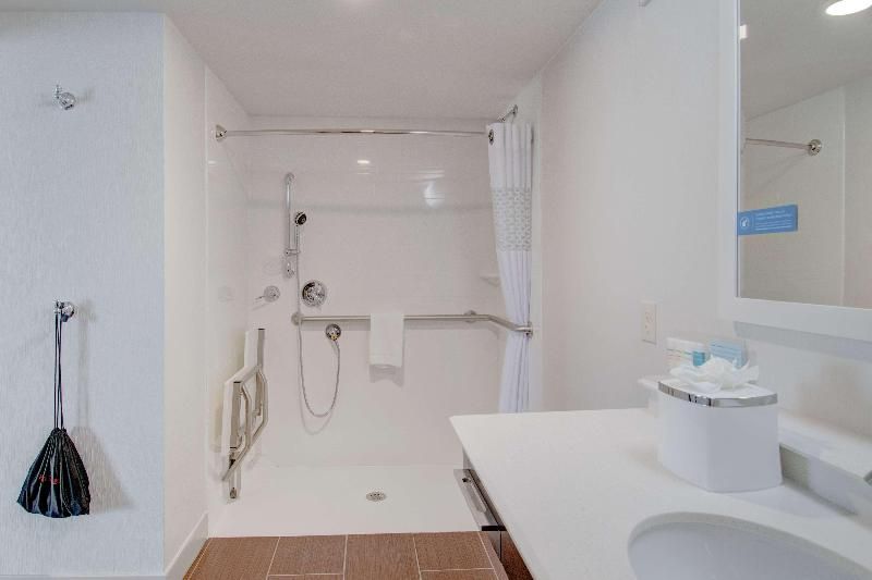 Hampton Inn & Suites Springfield/Downtown 2