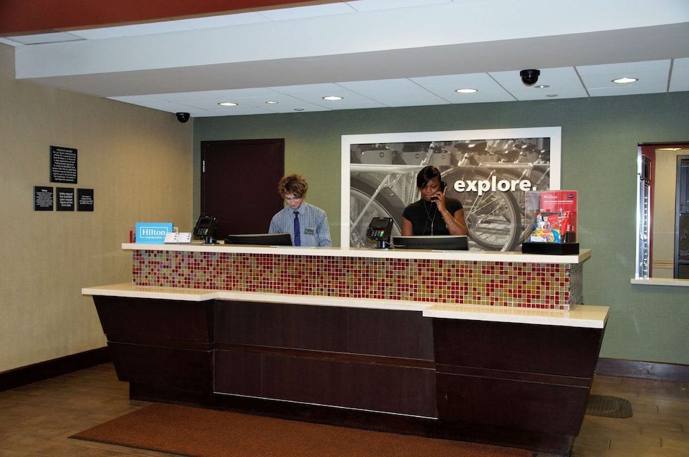 Hampton Inn & Suites Cincinnati/Uptown-University Area 3