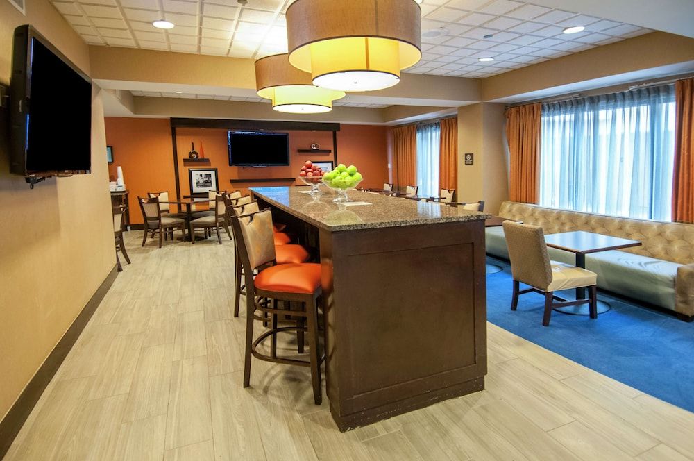 Hampton Inn Metairie 2