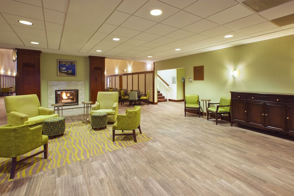Hampton Inn & Suites Providence/Warwick-Airport 2