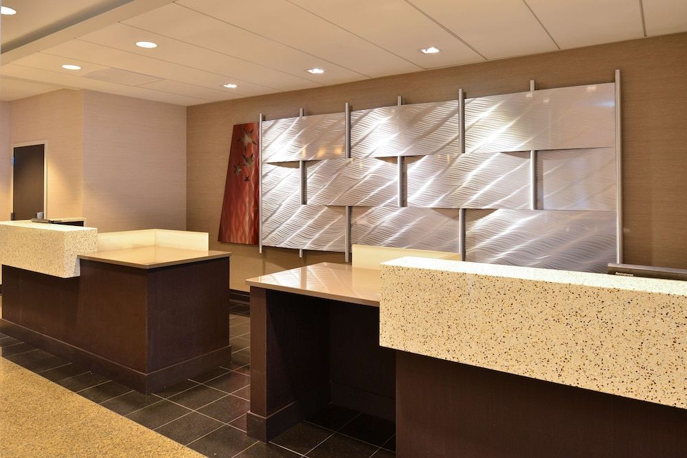 Hilton Springfield 2