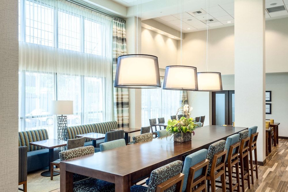 Hampton Inn & Suites by Hilton Seattle/Northgate 3