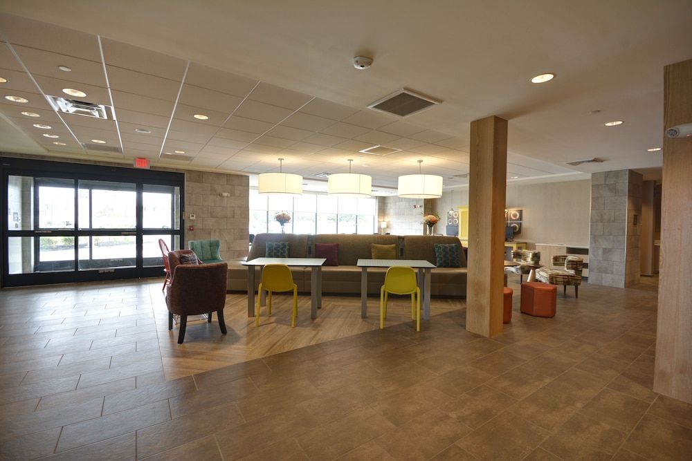 Home2 Suites by Hilton Portland Airport 2