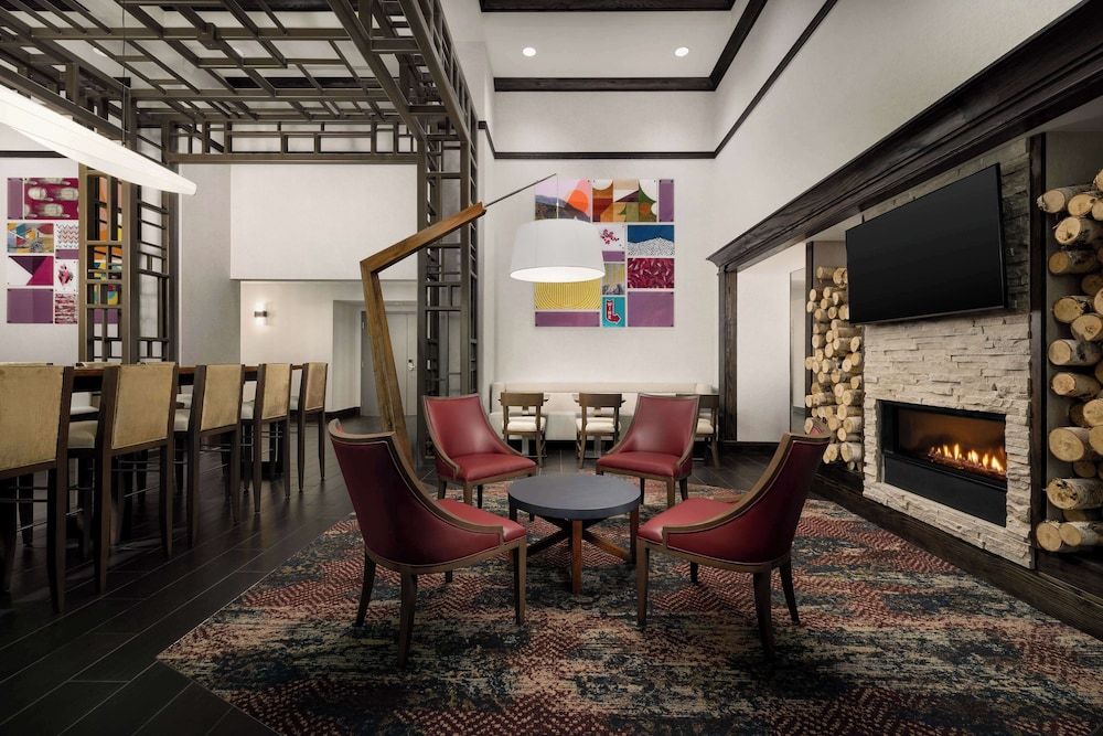 Hampton Inn and Suites Napa 2