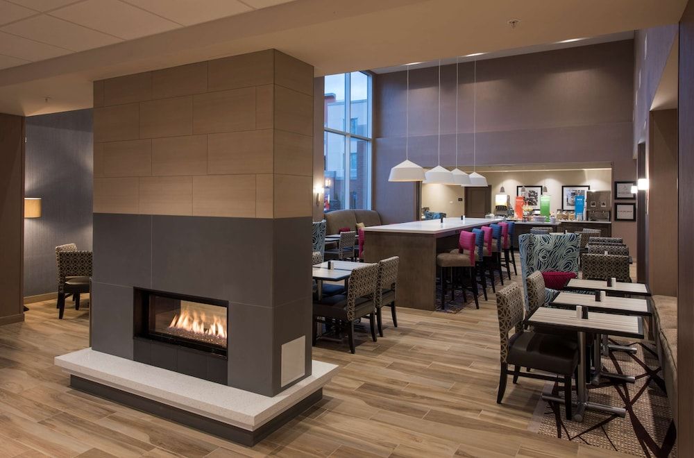 Hampton Inn & Suites Seattle/Redmond 2