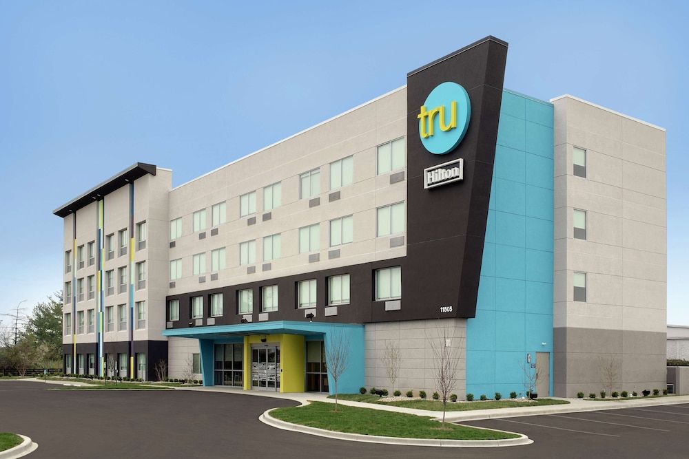 Tru by Hilton Louisville East 1