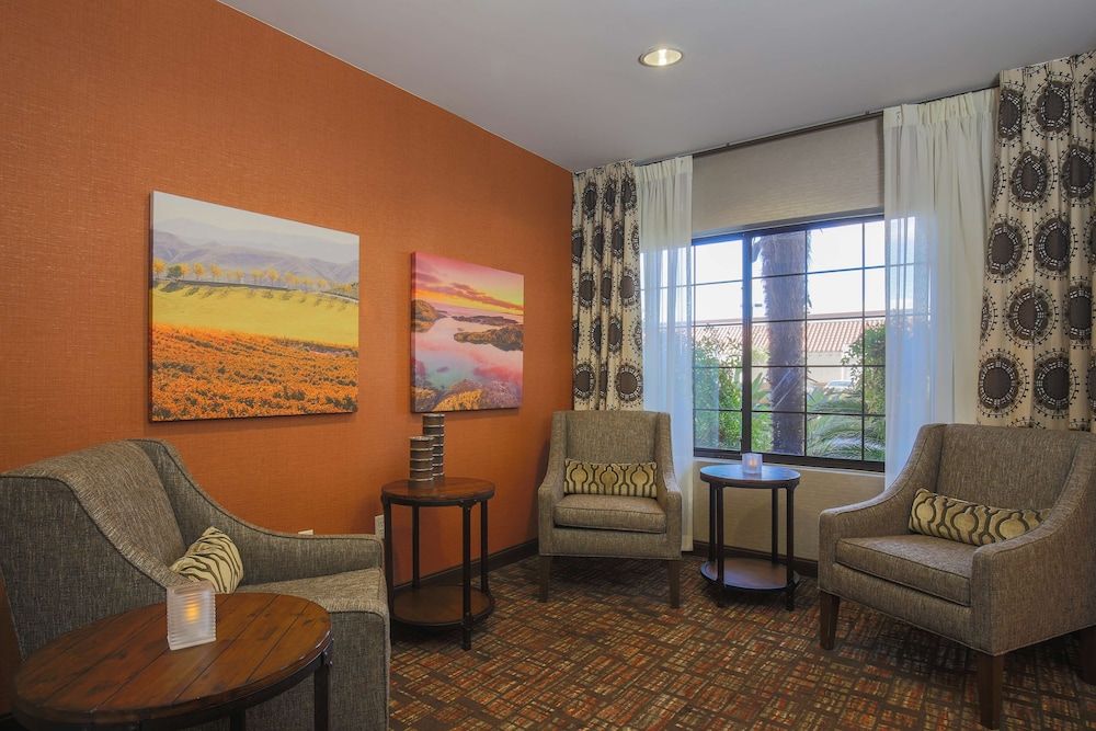 Hampton Inn & Suites Camarillo 3