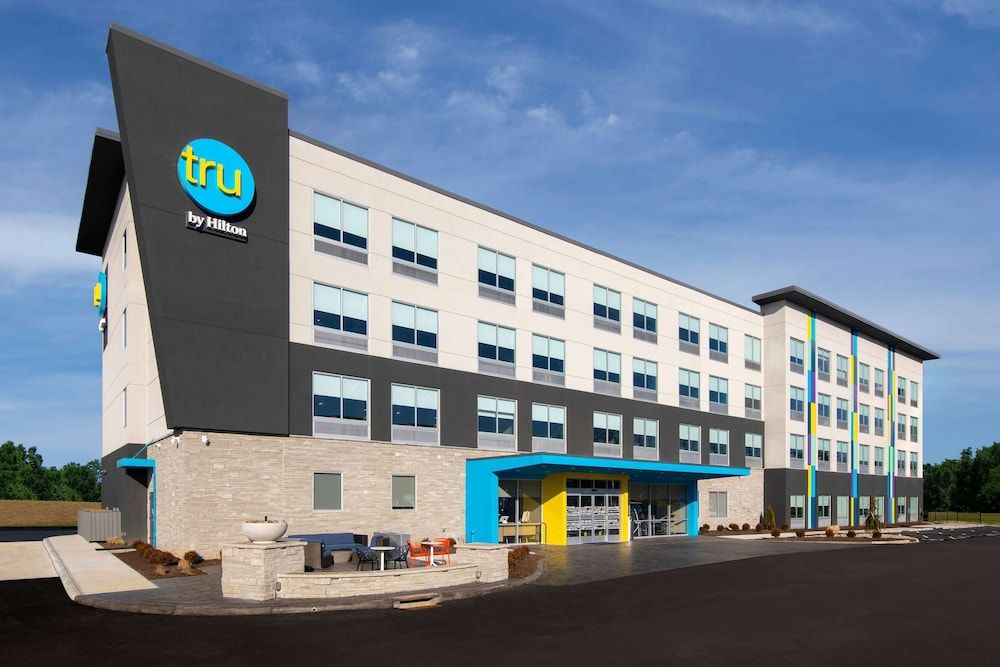 TRU BY Hilton Sharonville 1
