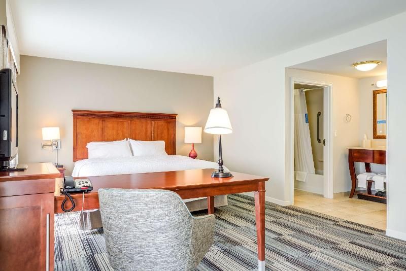 Hampton Inn & Suites Westford-Chelmsford 3