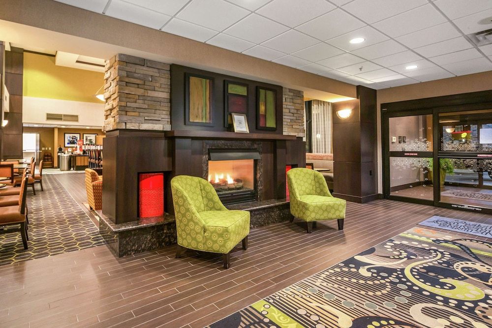 Hampton Inn & Suites Tulsa/Catoosa 2