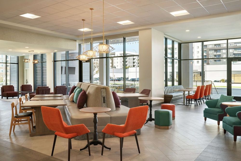 Home2 Suites By Hilton Woodland Hills Los Angeles 2