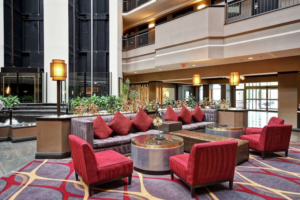 Embassy Suites by Hilton Dulles Airport 2