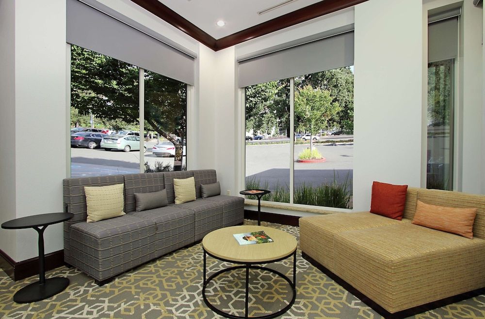 Hilton Garden Inn Sonoma County Airport 3