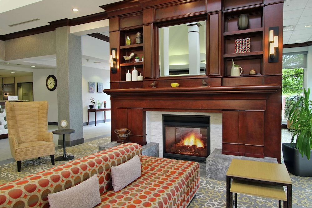 Hilton Garden Inn Sonoma County Airport 2