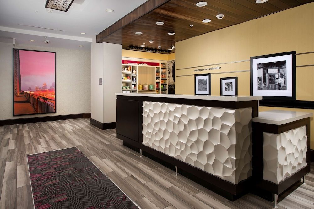 Hampton Inn Louisville East/Hurstbourne 2