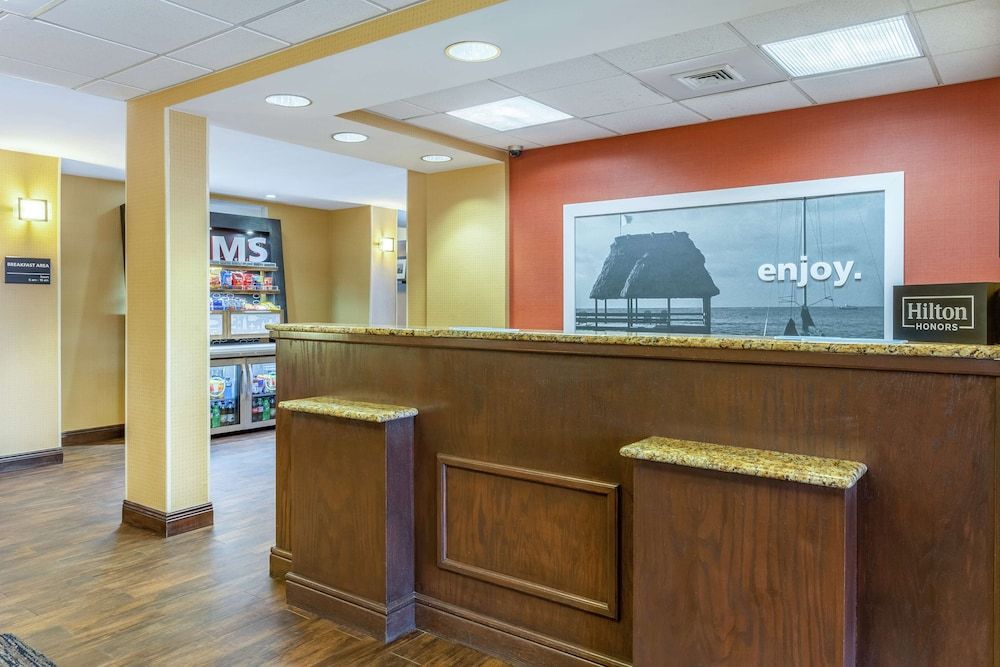 Hampton Inn Biloxi-Ocean Springs 2